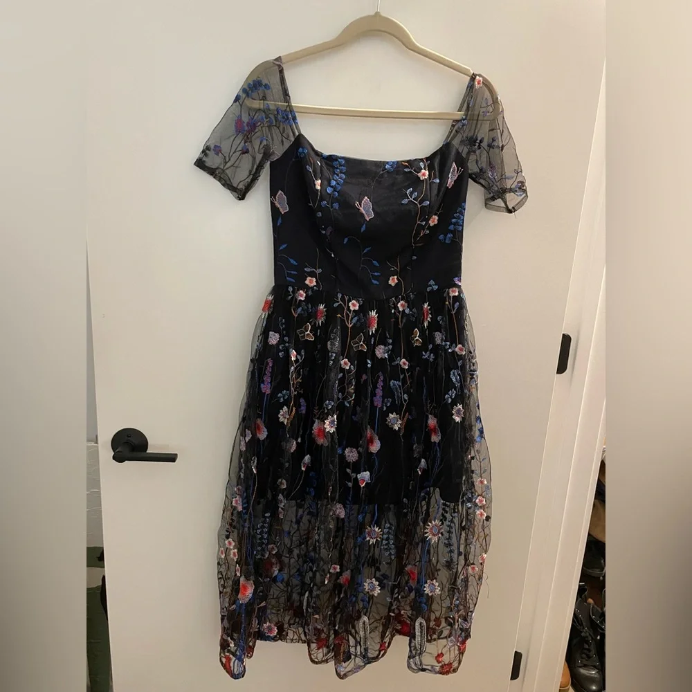 Modern Florist Dress VONE - Picture 5 of 10